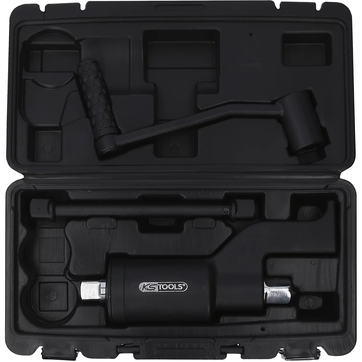 Schwarzer Werkzeugkoffer, geöffnet. Enthält diverse Werkzeuge für KFZ-Technik, wie z.B. eine Knarre.